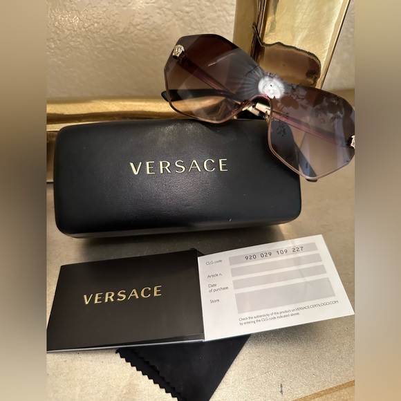 Versace Sunglasses - Picture 5 of 12